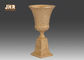 Forma helada obra clásica del trofeo del florero de la tabla de la pieza central de los plantadores de la urna de la fibra de vidrio del oro