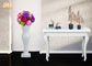 Artículos decorativos de Homewares de la fibra de vidrio de los floreros blancos del piso que se casan los floreros de la tabla de la pieza central
